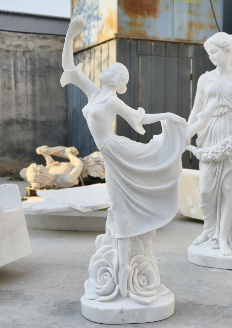 dancing girl statue