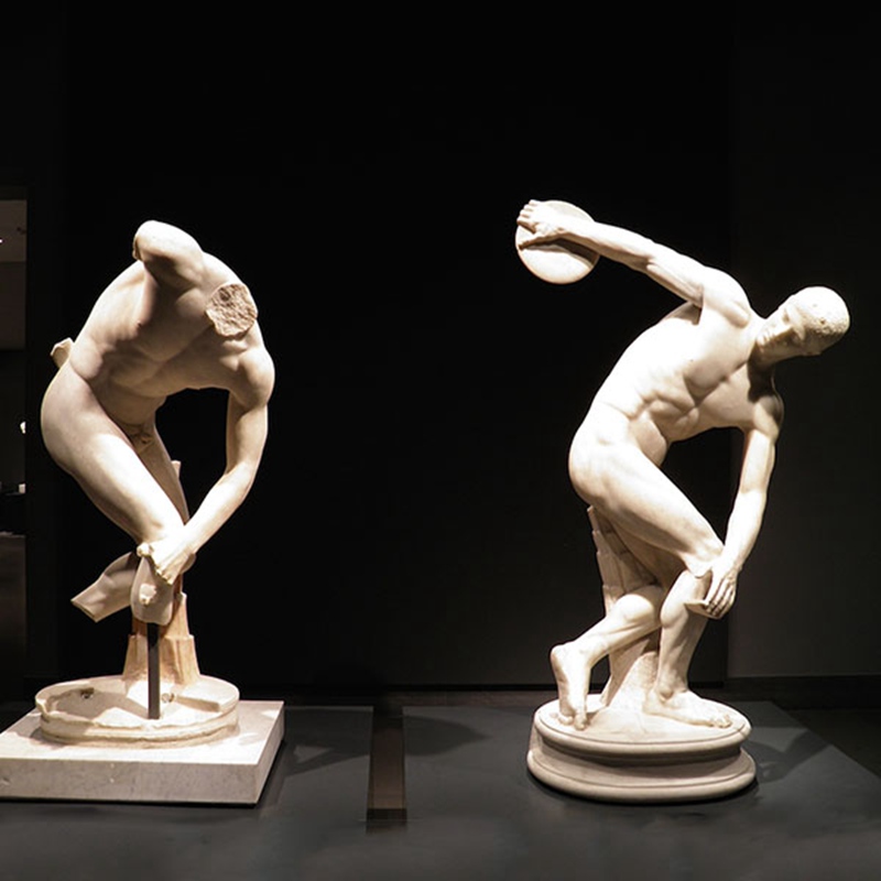 What Are the Differences Between Ancient Greek and Roman Sculptures?