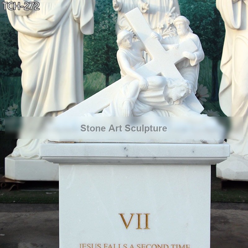 Station VIII | Jesus Meets The Women of Jerusalem Statue detail image