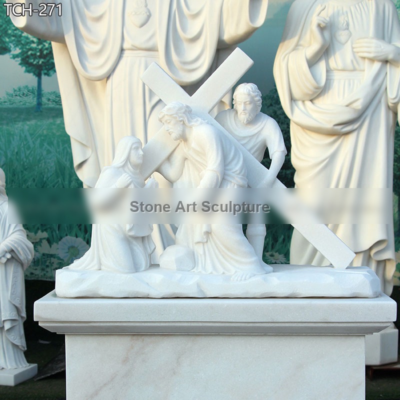 Station VI | Veronica Wipes The Face of Jesus Statue detail image