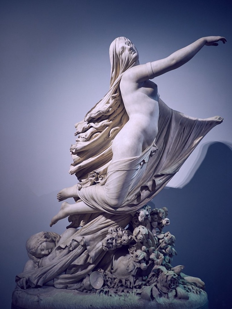 12 Classic Veiled Marble Sculptures: Origins and Artistic Beauty