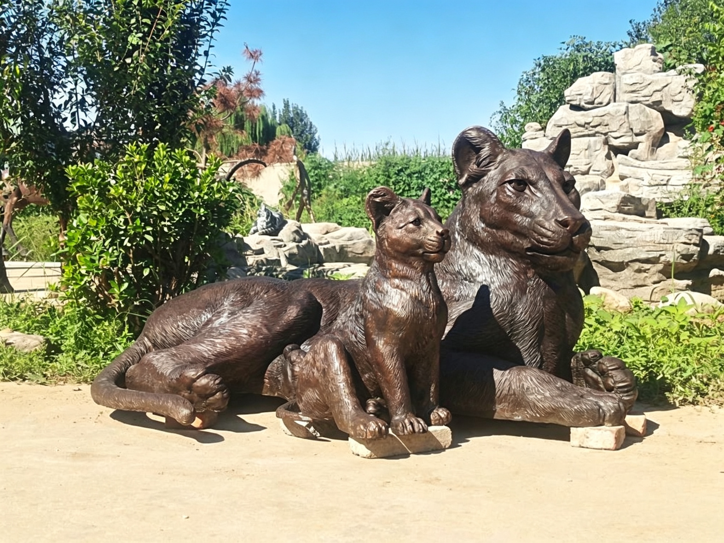 Cozy Mother and Cub Lion Statue feedback