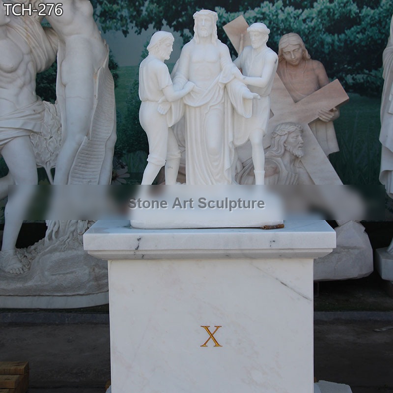 Station X | Jesus Is Stripped of His Garments Statue detail image