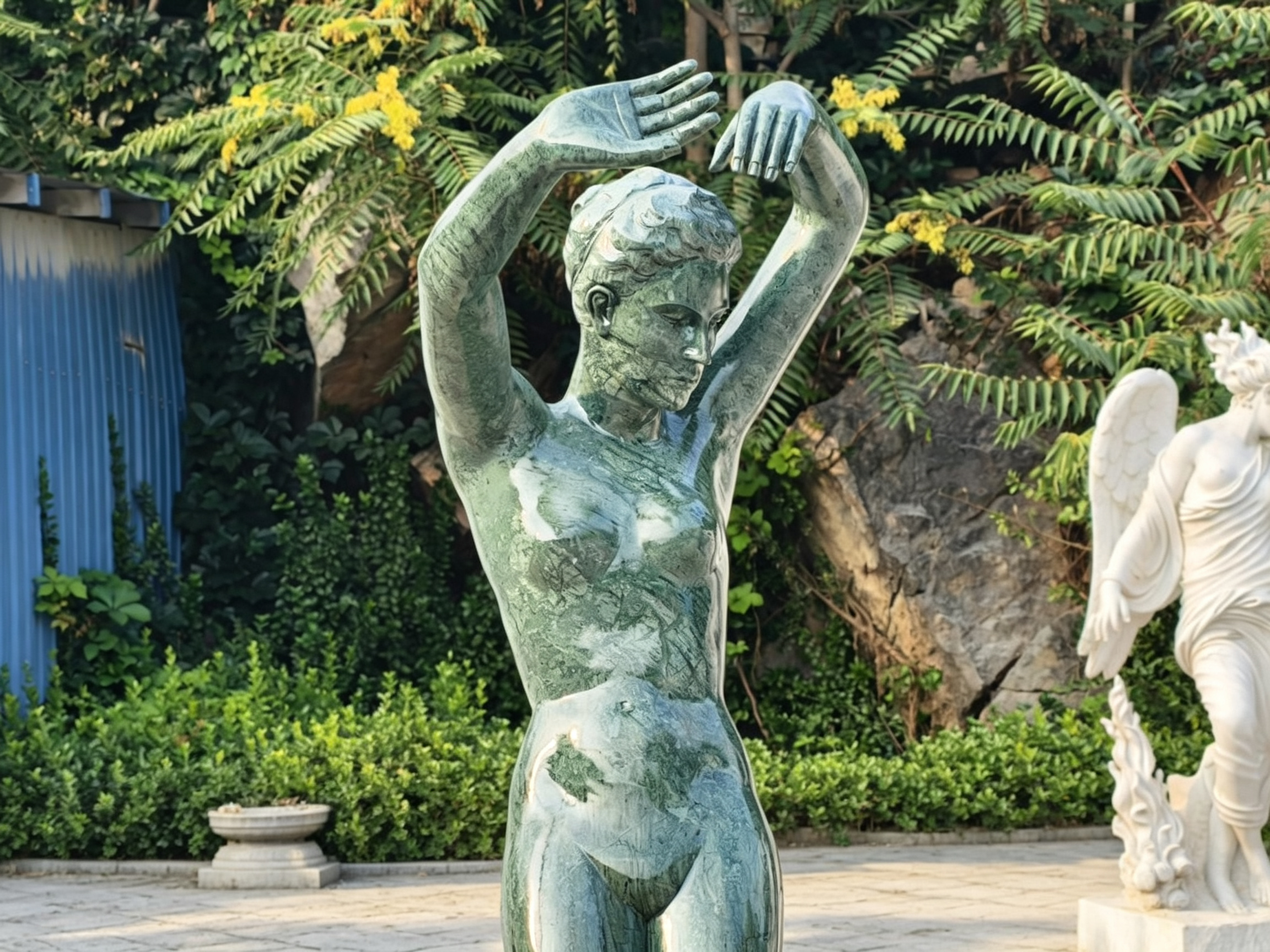 Indian Green Marble Nude Woman statue details