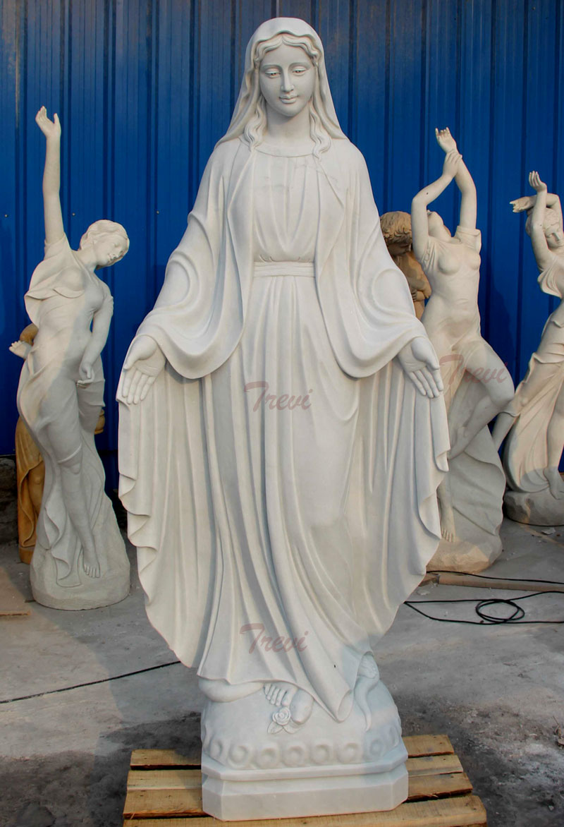 The miracle of the mother Mary statue, the symbol of the pure heart and ideas