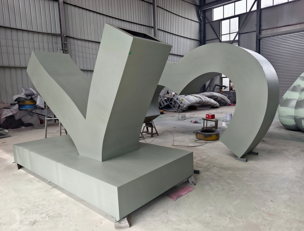 heart sculpture in production (4)