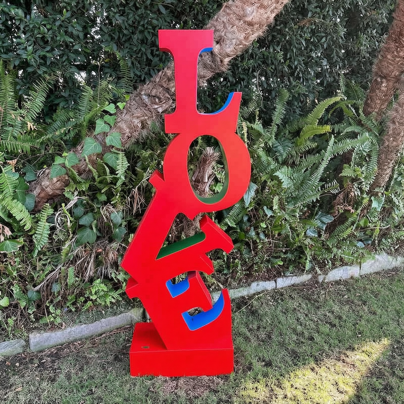 read love letter sculpture for lawn decor