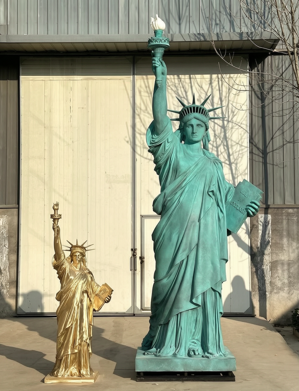 large Statue of Liberty sculpture