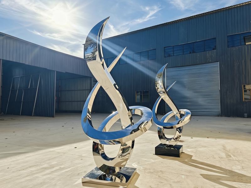 high polished stainless steel sculpture after being fine polished