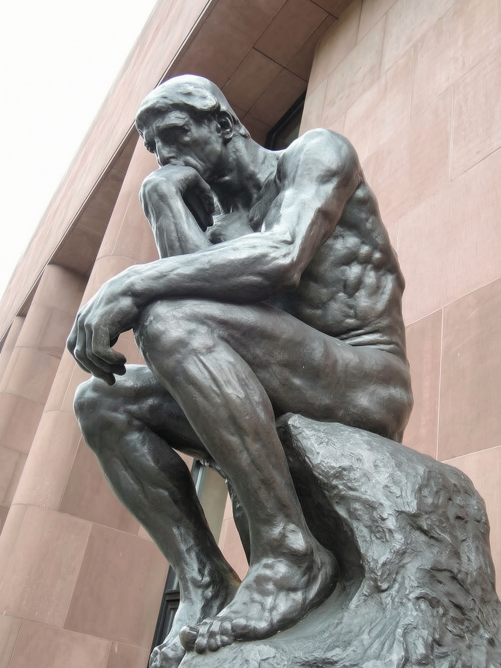 the thinker statue