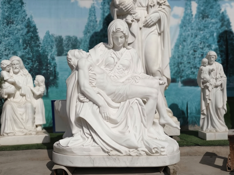 pieta statue