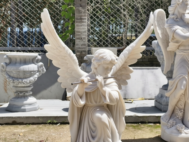 Lovely 3.5 Feet Marble Angel Statue details