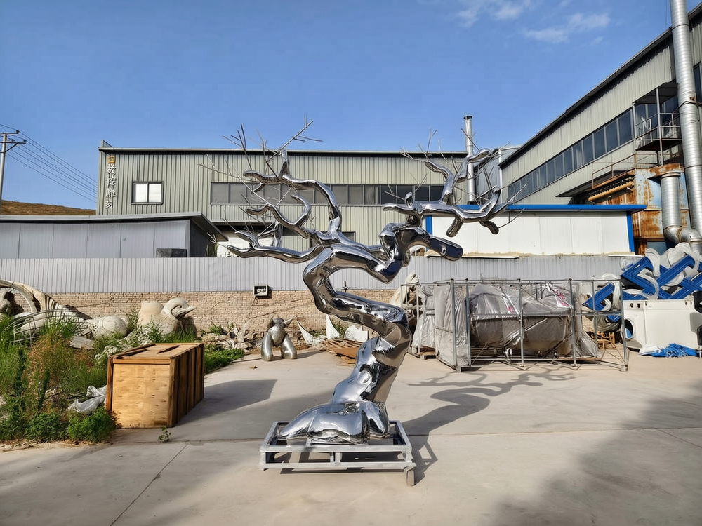 finished large tree sculpture