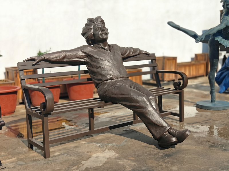 bronze Einstein sculpture at YouFine Factory
