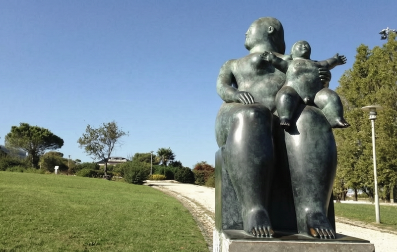 Maternidade Sculpture