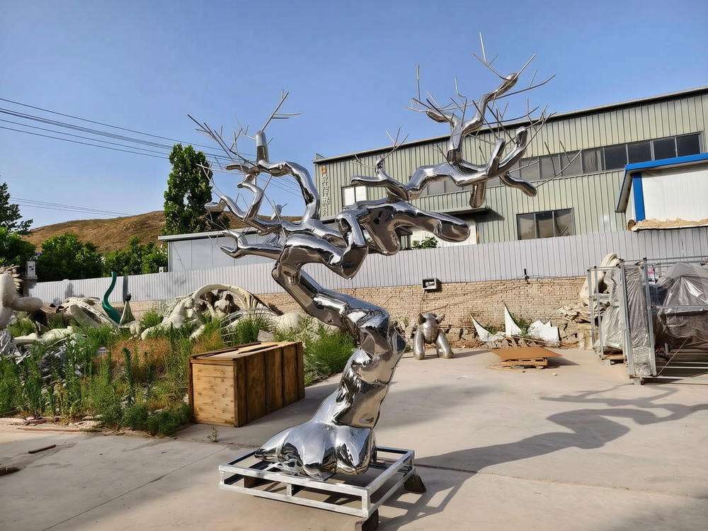 side view of tree sculpture