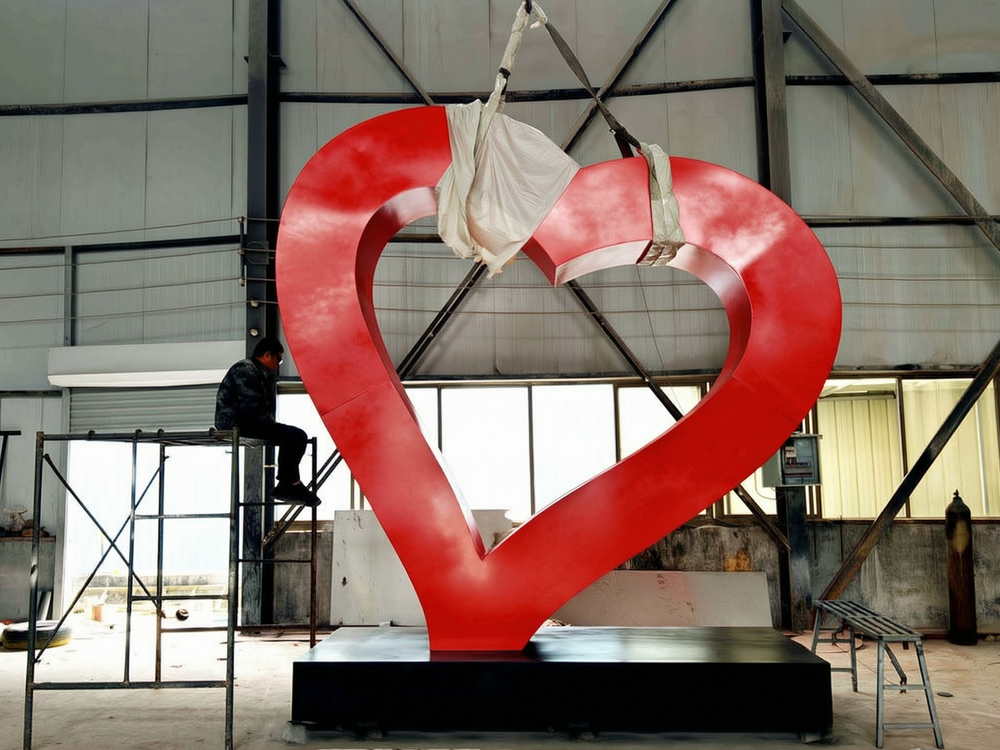 heart sculpture factory trial assembly (1)
