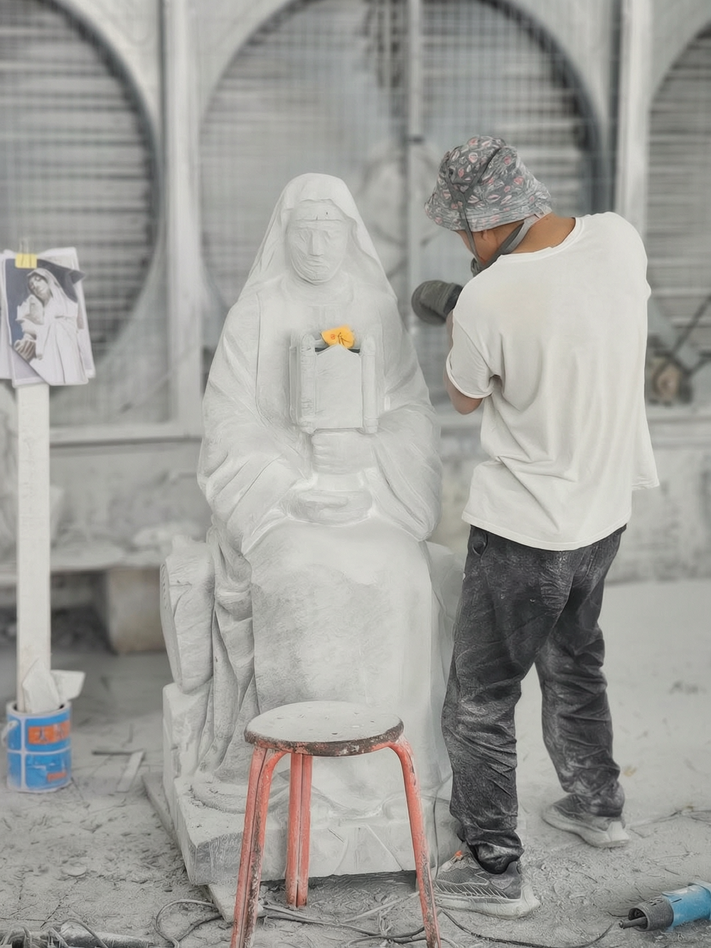The Rough Carving Process of the saint statue